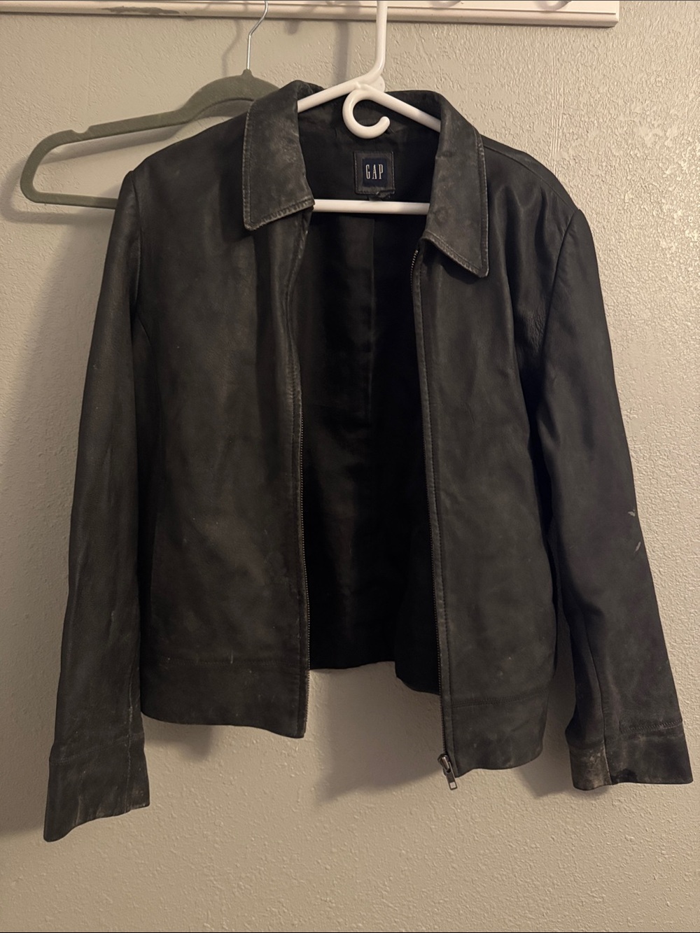 Vintage GAP Women's Destressed Black Leather Zip-Front Jacket